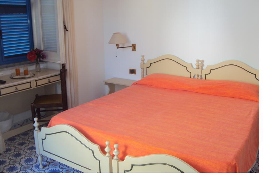 Hotel Villa Hermosa Искья Номер фото