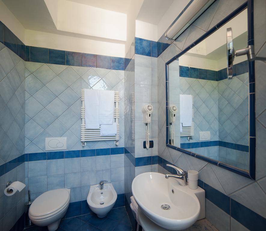 Hotel Villa Hermosa Искья Экстерьер фото